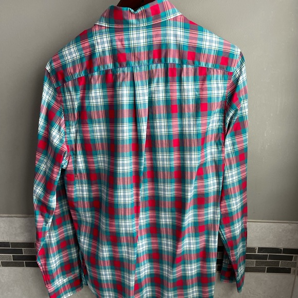 Vineyard Vines 🐳 classic fit button down shirt - Picture 2 of 3